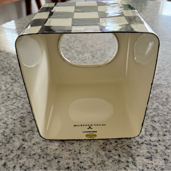 Courtly Check Boutique Tissue Box Cover - Picture 3 of 4